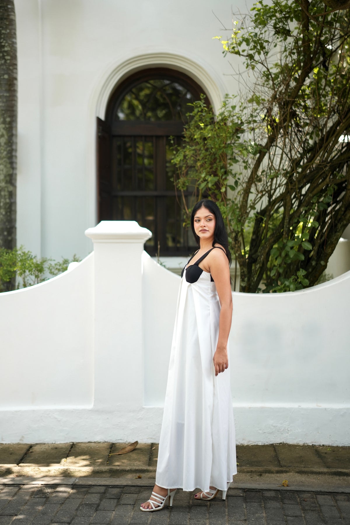 THE SANTORINI BACKLESS MAXI